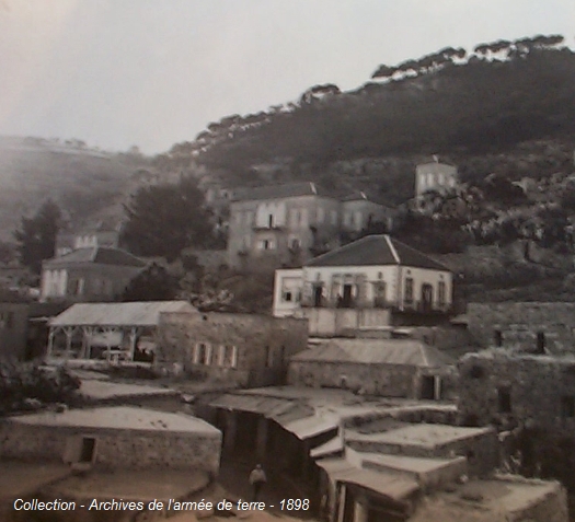 village dans la montagne du Liban